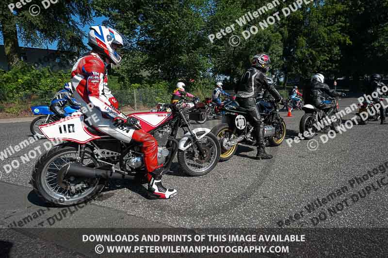 cadwell park;cadwell park photographs;cadwell trackday photographs;enduro digital images;event digital images;eventdigitalimages;peter wileman photography;racing digital images;trackday digital images;trackday photos